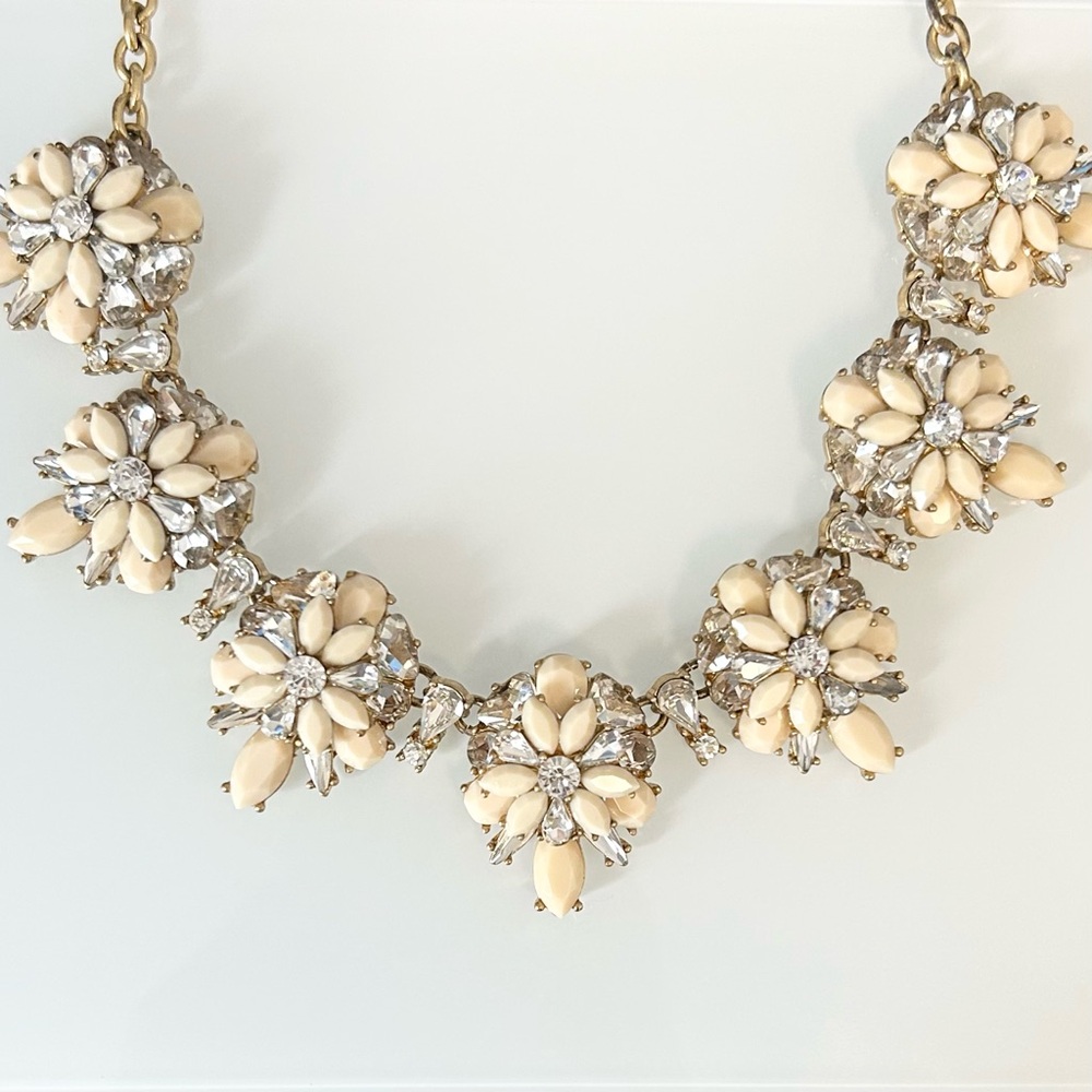 ❤️ J. Crew Floral Statement Necklace
